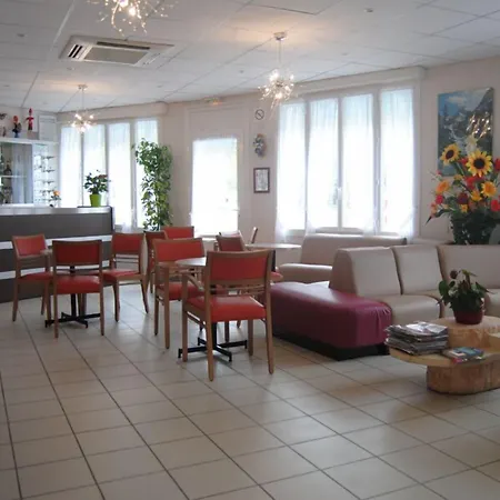 فندق Saint Contard 2*